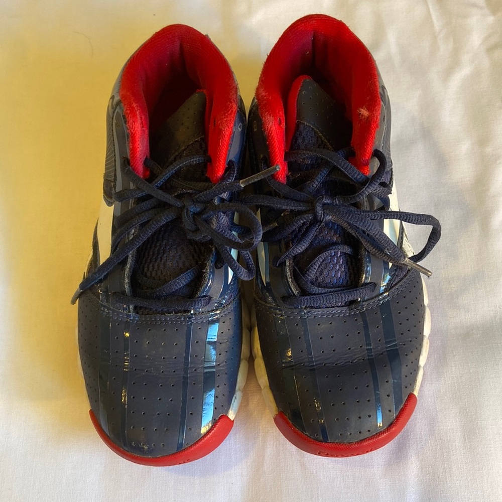 Kids Reebok basketball shoes Size 1